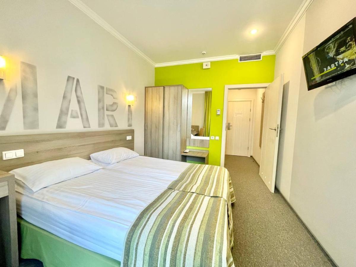 Practicotel Kiev Bagian luar foto