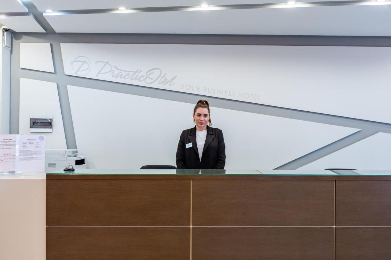 Practicotel Kiev Bagian luar foto