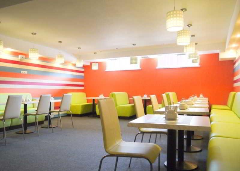 Practicotel Kiev Bagian luar foto