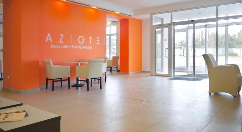 Practicotel Kiev Bagian luar foto