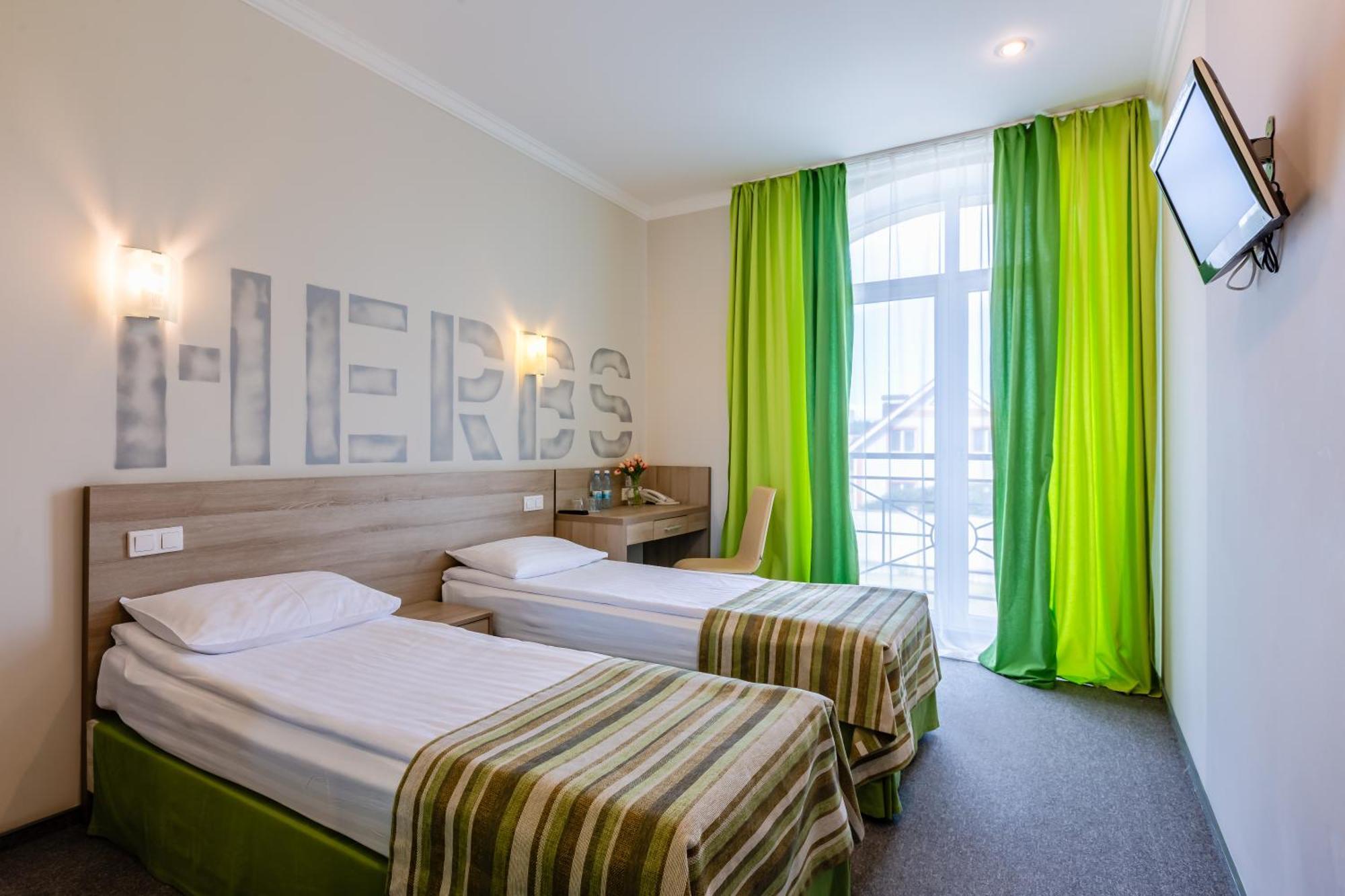 Practicotel Kiev Bagian luar foto