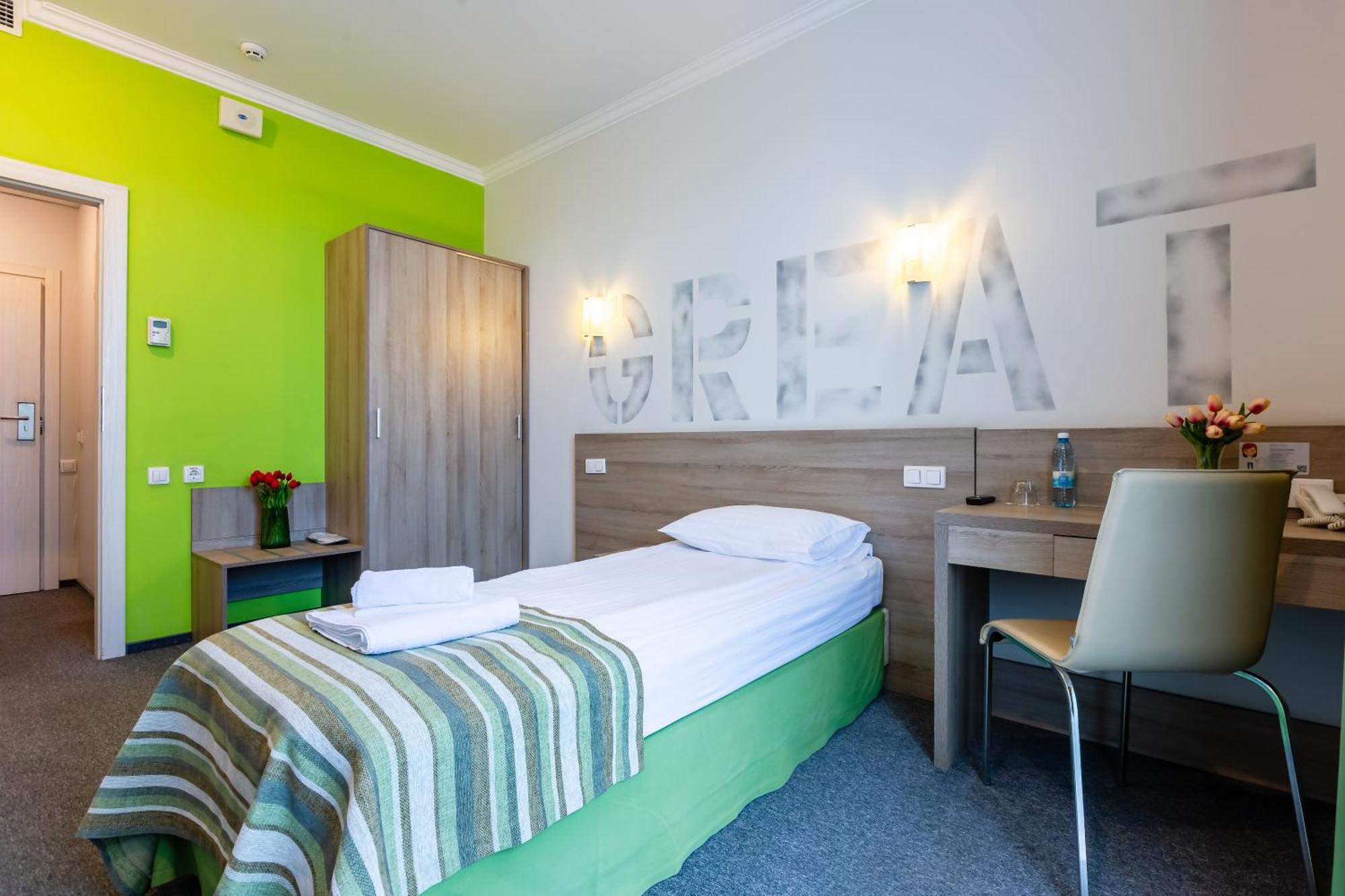 Practicotel Kiev Bagian luar foto