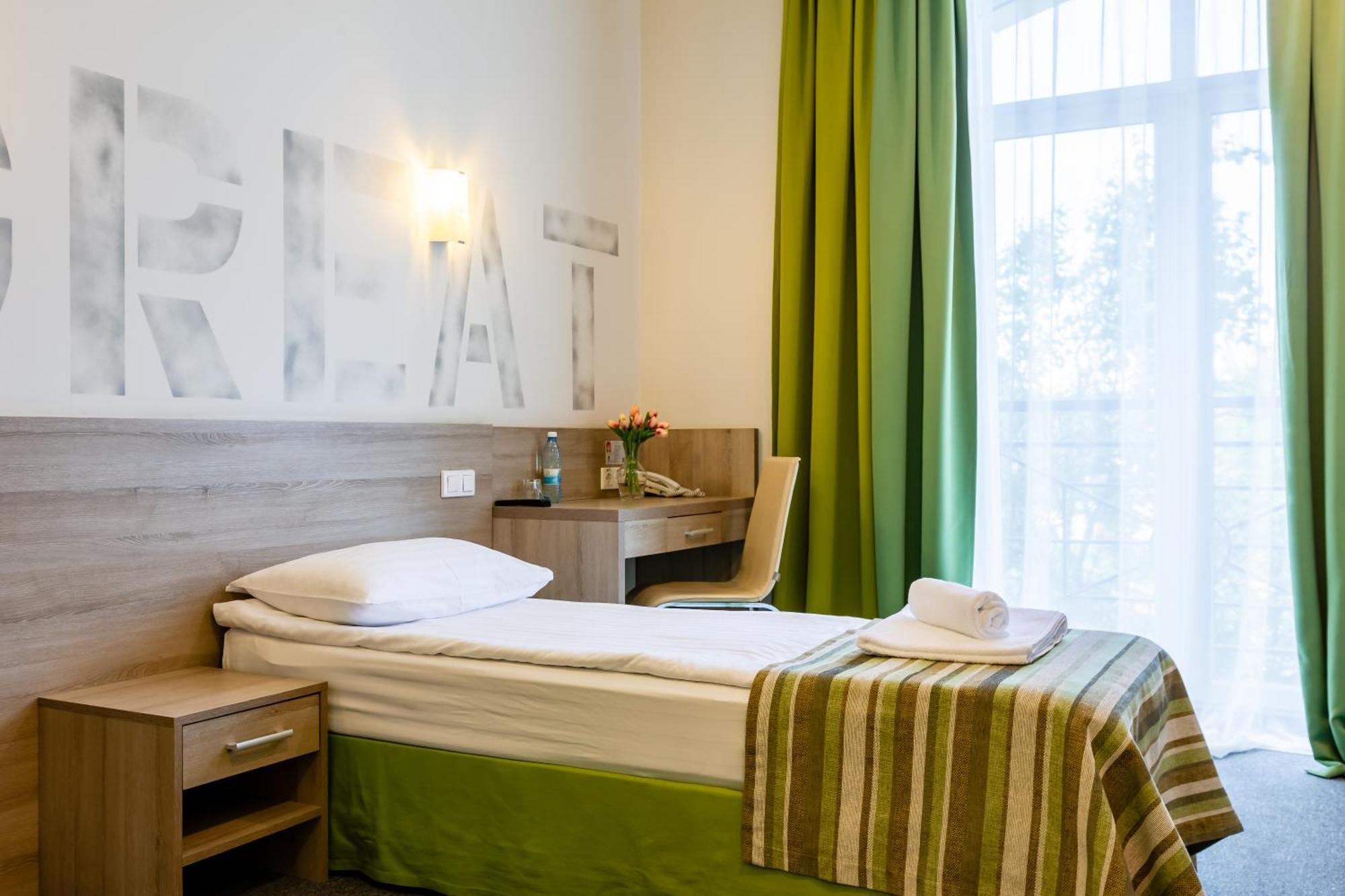 Practicotel Kiev Bagian luar foto